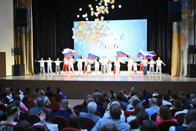 В Реутове в 2026 году выпустились из школ 422 ученика