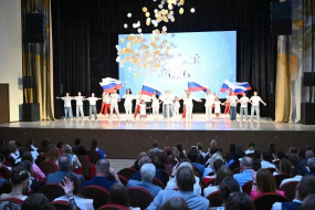 В Реутове в 2026 году выпустились из школ 422 ученика