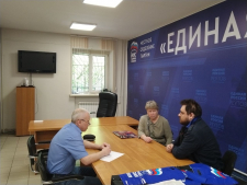 Юрист Сергей Нефедов провел консультацию в Общественной приемной