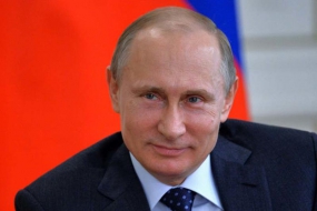 В ходе праздничного митинга Владимир Путин объявил о своём решении принять участие в предстоящих президентских выборах.