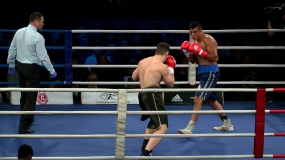 Алексей Папин победил в боксерском поединке с аргентинцем Серхио Анхеля