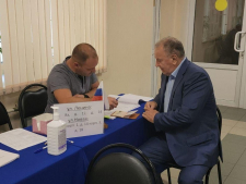 Мастер спорта СССР по самбо Михаил Илинич проголосовал на муниципальных выборах
