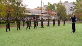 Реутовские кадеты осваивают полосу препятствий