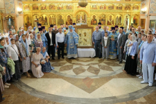 В Реутове совершили божественную литургию перед иконой "Троеручица"