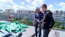 Ремонт кровли на Октября, 6 продолжается